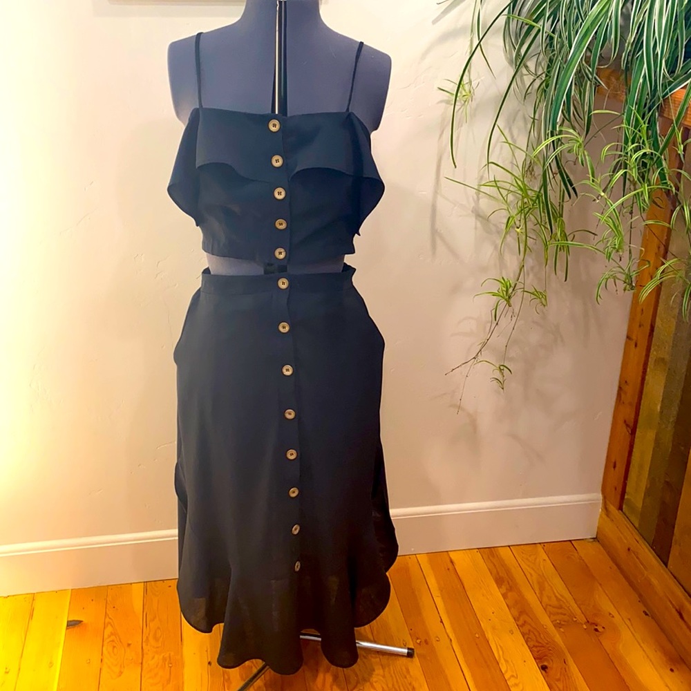 Lulu’s black two piece skirt/crop top, size M